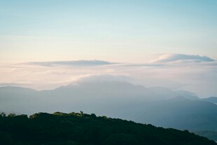 山间云海美景
