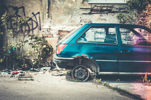 破旧汽车