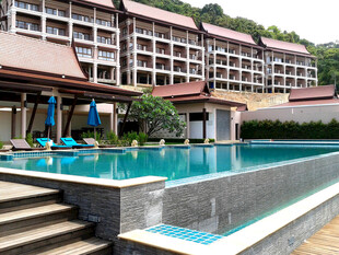 泳池