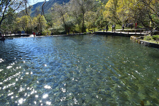 山间河流