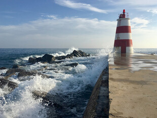 海边灯塔