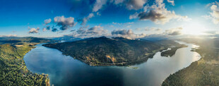 山水湖