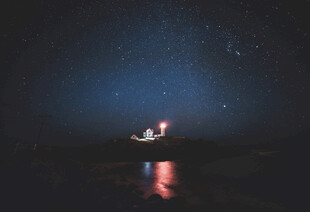 夜湖星空