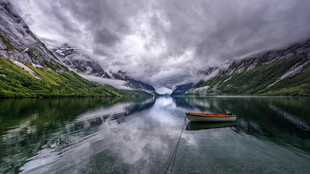 山水船风景