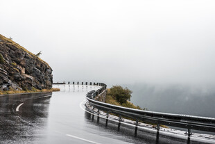 蜿蜒公路