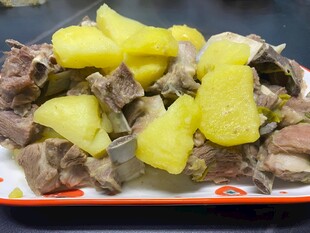 土豆炖排骨