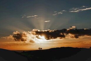 日落时分的天空美景