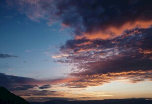 绚丽晚霞下的天空美景