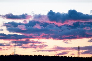 日落时分的绚烂天空