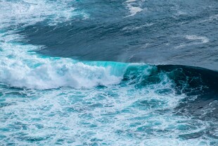汹涌海浪特写