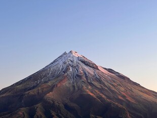 巍峨雪山富士山壮丽景观