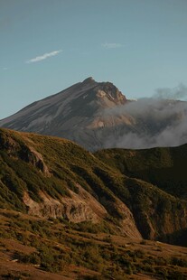 壮丽山峦景观