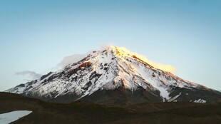 雪山壮丽美景