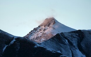 壮丽雪山景观