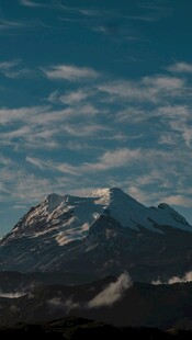 雪山远景