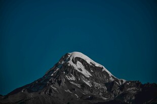 巍峨雪山