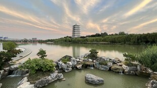 湖畔园林美景