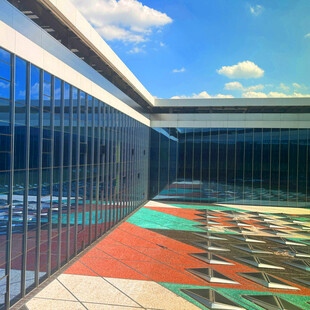 现代建筑多彩露台景观