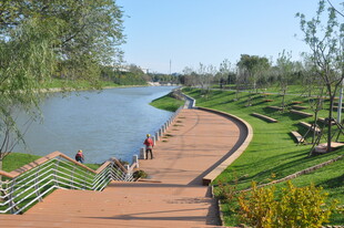 河畔漫步道休闲好去处
