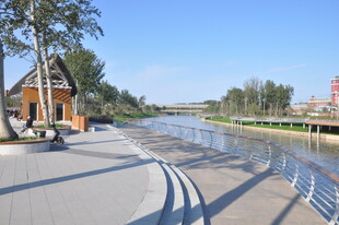 河畔休闲步道景观