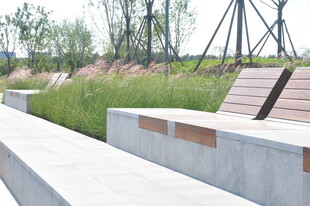 户外休闲景观座椅与绿植