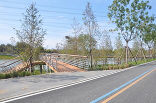 北京朝阳坝河河畔景观