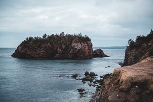 海边孤屿
