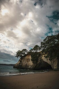 海边崖岸风景