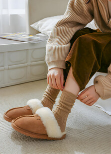 毛绒拖鞋