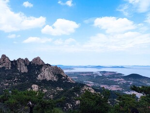 壮丽山景与广阔天际