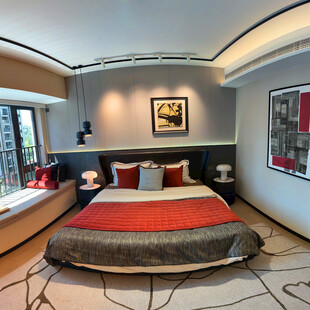 现代风格温馨卧室空间