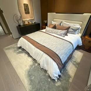现代简约风格卧室床铺