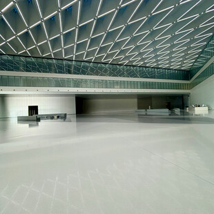 现代空旷室内空间场景