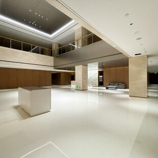 现代宽敞室内大厅空间
