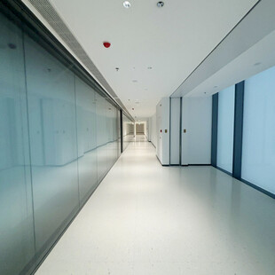 现代简约风格的办公走廊