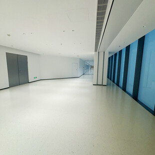 空旷现代风格室内走廊空间