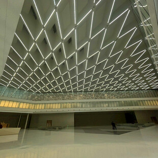 现代几何风格室内天花板设计