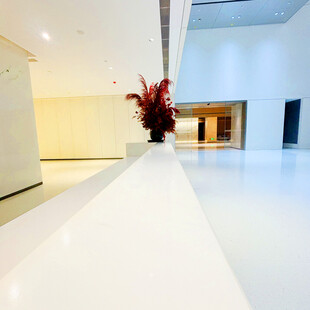 现代简约风格室内走廊场景