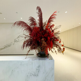 红色羽毛花艺装饰摆件