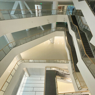 现代商场多层室内空间景观