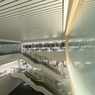 现代时尚的室内建筑空间