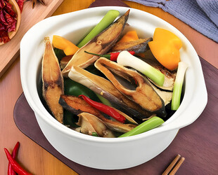 蔬菜鲳鱼煲