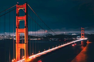 夜幕下的壮丽金门大桥