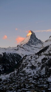 马特洪峰的壮丽雪山景观