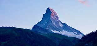 壮丽马特洪峰景观