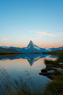 阿尔卑斯山壮丽湖景