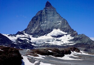 马特洪峰壮丽雪山景观