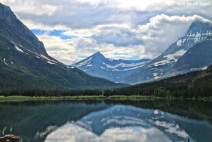 宁静山湖