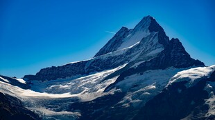 马特洪峰壮丽雪山景观