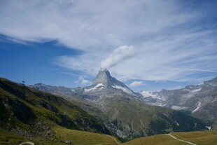 壮丽马特洪峰山间美景
